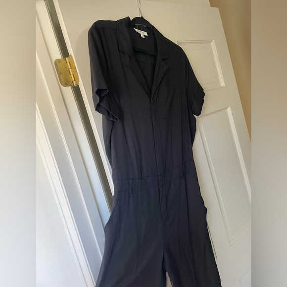 REVOLVE SHORT SLEEVE JOGGER JUMPSUIT-LBLC THE LABEL - Picture 8 of 8